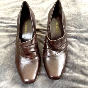 Size 10 Franco Sarto 2.5” dark brown shoes